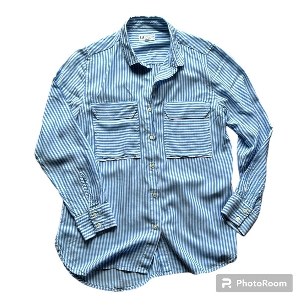 GAP Boyfriend Fit Striped Long Sleeve Button Up Blue White